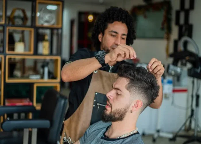 نمونه دیالوگ های کوتاه بین مشتری وآرایشگر به زبان فرانسوی